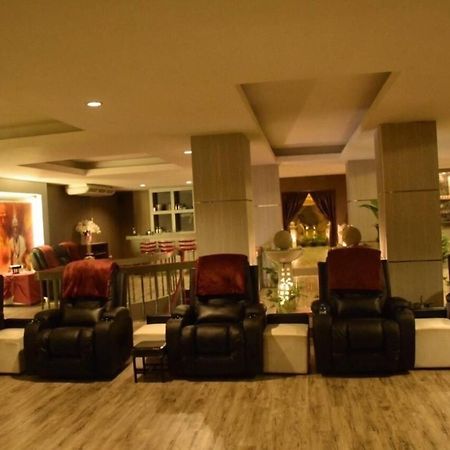 Indra Hotel Hatyai ハートヤイ エクステリア 写真