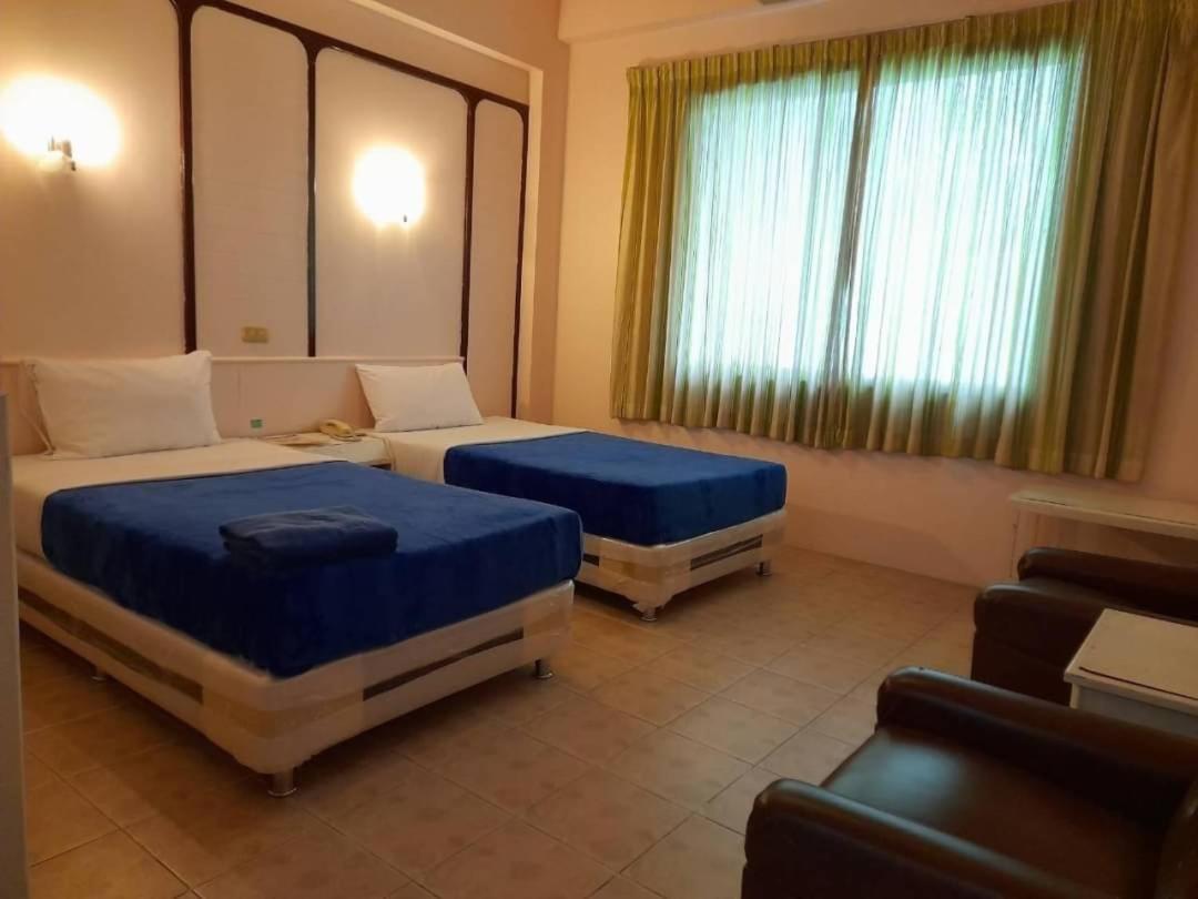 Indra Hotel Hatyai ハートヤイ エクステリア 写真